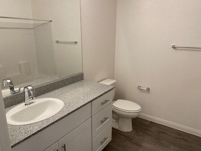 Building Photo - 12285 Glass Desert Rd