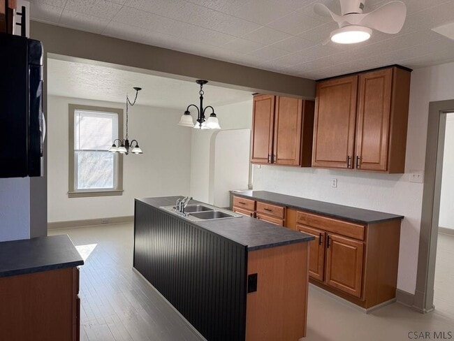 Building Photo - 1727 Scalp Ave