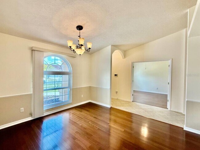 Building Photo - 9815 La Vonda St