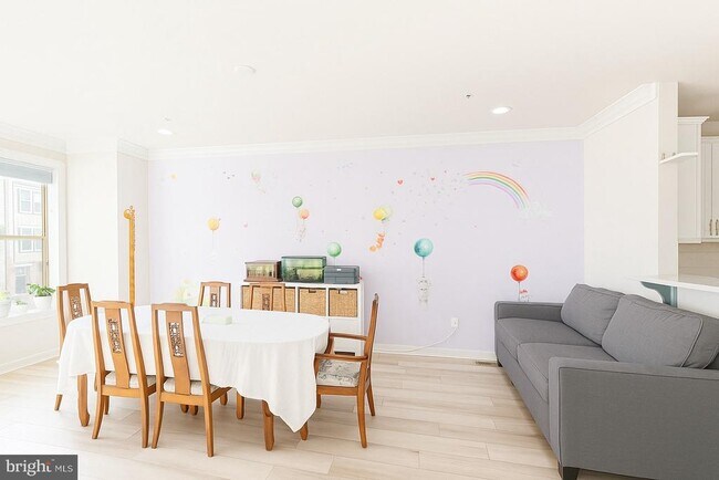 Building Photo - 8642 Satinwood Dr