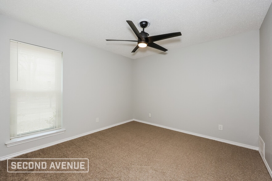 Building Photo - 5405 Valparaiso Trail