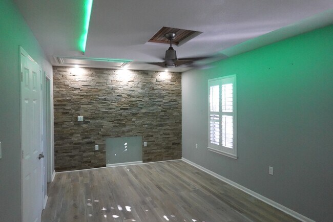 Building Photo - 2714 Vienna Pl