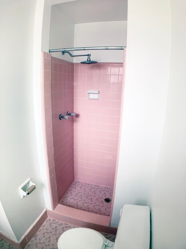 Building Photo - Charming Home in Established Jacksonville ...