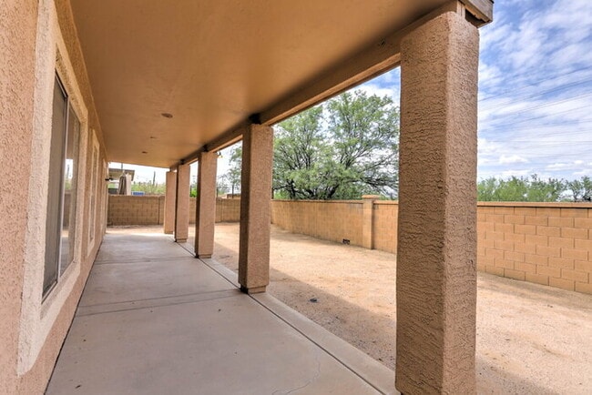 Building Photo - Rancho Sahuarita 5-Bed with 3.5 Baths 3187 Sq Ft
