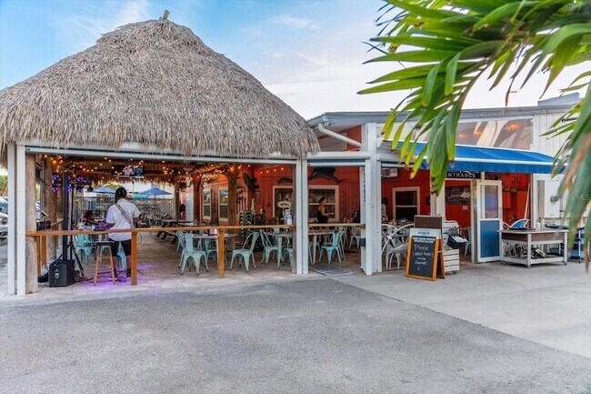 Building Photo - 6708 Sarasea Cir