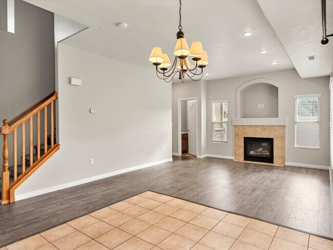 Building Photo - Newly Updated South Ogden Townhome | 3 Bed | Private Backyard | 2-Car Garage