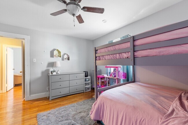 Building Photo - 36-38-38 Priesing St