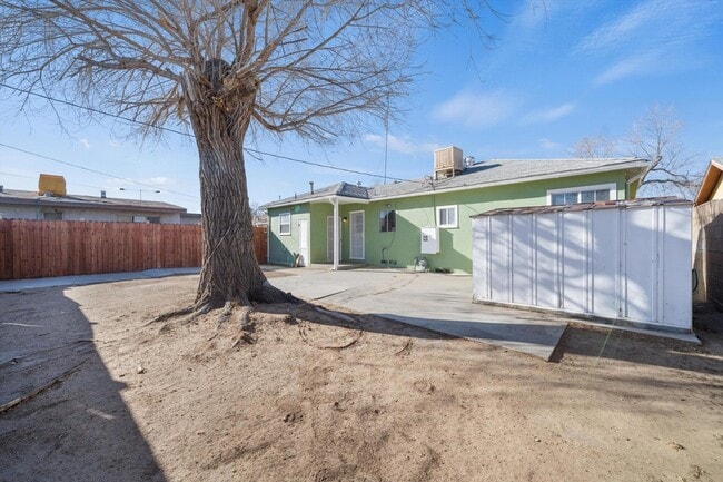 Building Photo - 44526 Cedar Ave