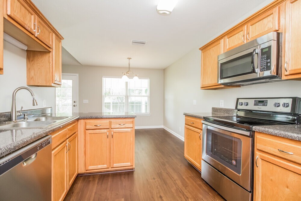 Building Photo - 1609 London Gardens Ct