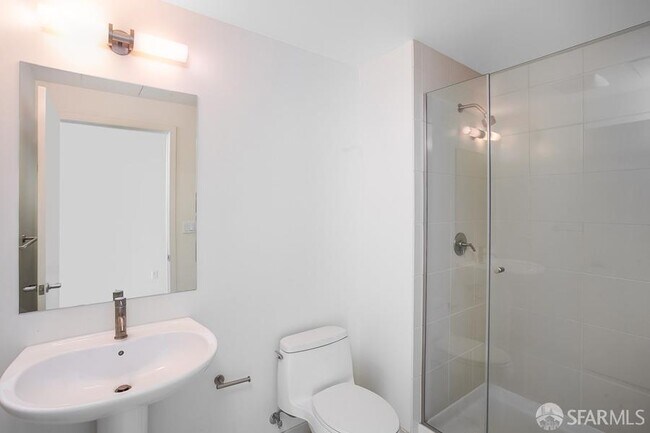 Building Photo - 338 Spear St