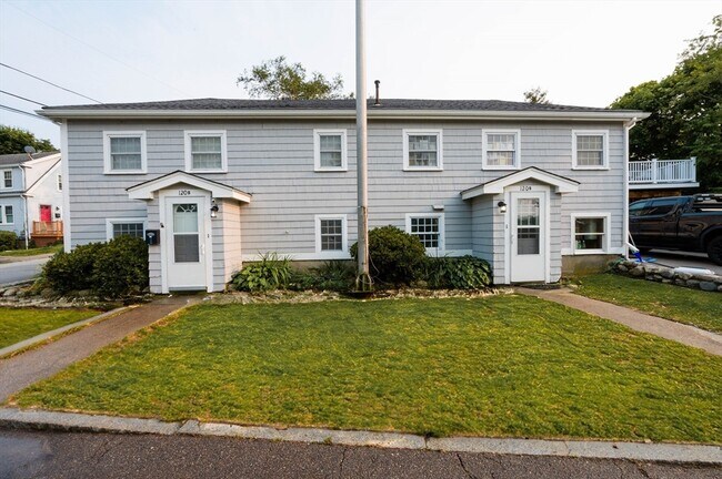 Primary Photo - 120 Birchbrow Ave