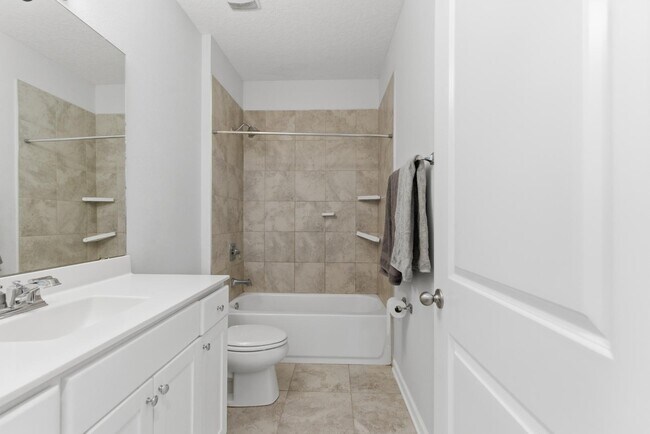 Building Photo - 454 Willow Lake Dr