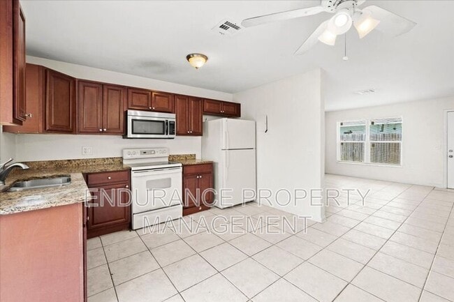 Building Photo - 143 W 28th St