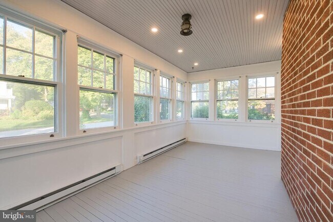 Building Photo - 8 Melvin Rd