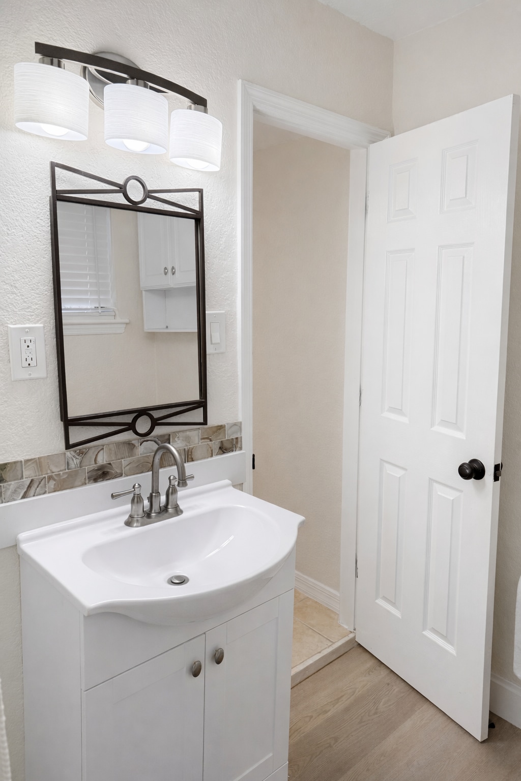 Building Photo - 727 Engel Dr