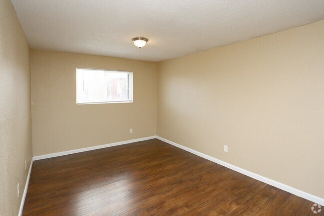 Building Photo - 451 Tinker Diagonal St