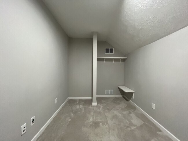 Building Photo - Beautifully Updated 3-Bedroom Cedar Mill Home with Chef's Kitchen, Huge Bonus Room and Private Ba...
