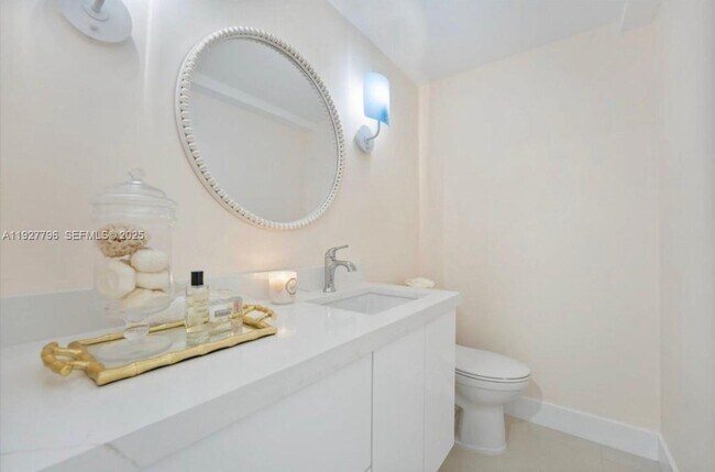 Building Photo - 3580 S Ocean Blvd