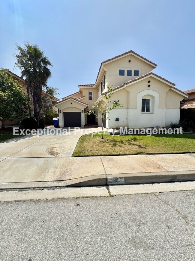 Building Photo - Ready to move in 4 bedroom 3 bath home with a loft and 3 car garage!