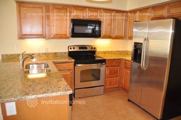 Building Photo - 9788 Fox Chapel Rd