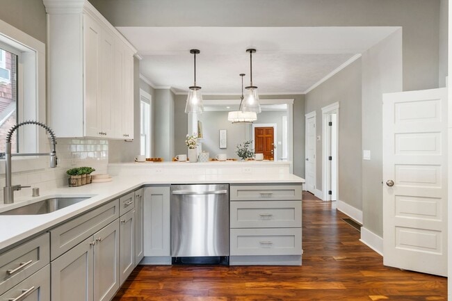 Building Photo - Charming Home in Spokane’s Heart – Unfurnished