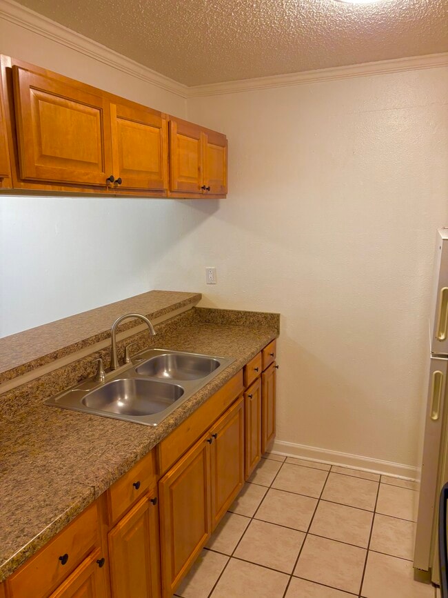 Building Photo - 1601 Live Oak St