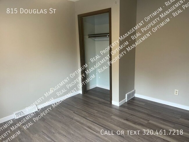 Building Photo - 815 Douglas St