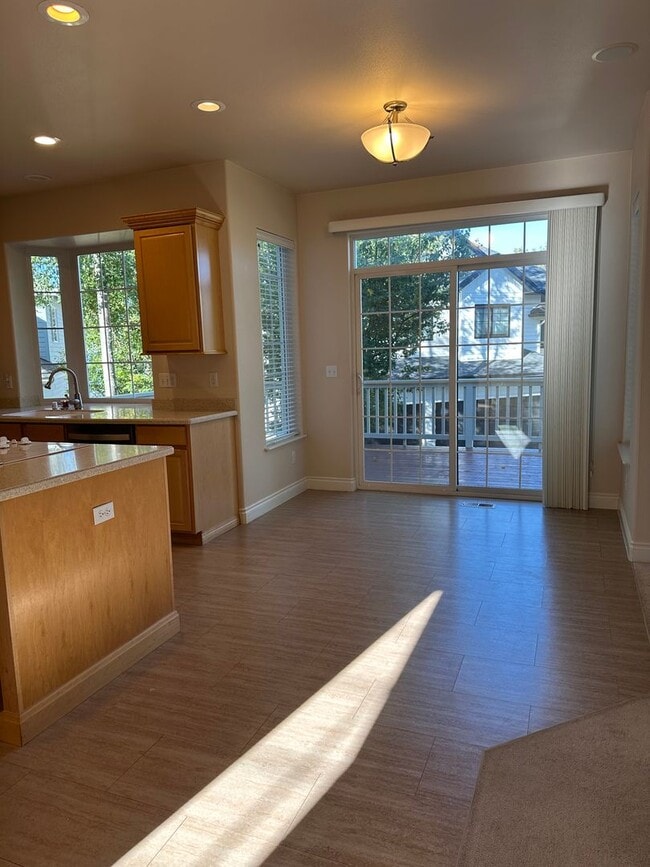 Building Photo - 4735 Potter Crest Cir