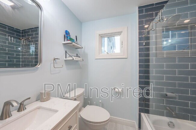 Building Photo - 446 Monmouth Ave
