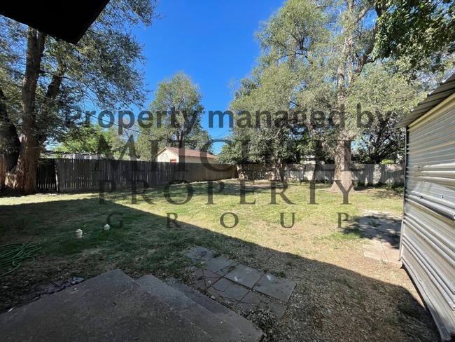 Building Photo - Welcome to 3610 S Lipscomb! 2 bedroom 1 ba...