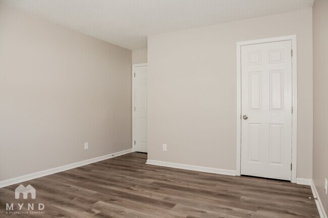 Building Photo - 5908 Riana Way