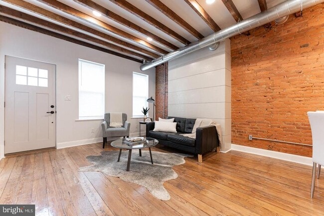 Building Photo - 1906 N Lawrence St