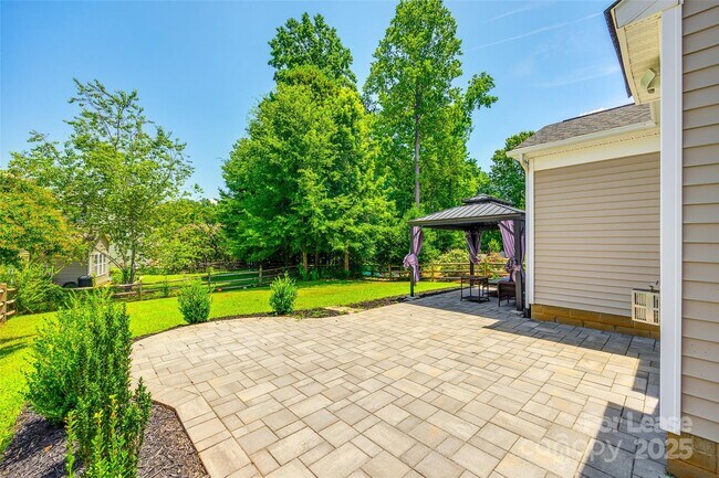 Building Photo - 4505 Hampstead Heath Dr