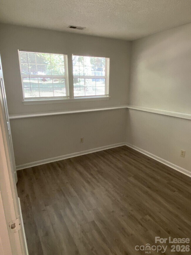 Building Photo - 3122 Periwinkle Ct