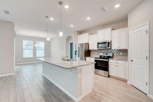 Building Photo - 413 Halter Dr