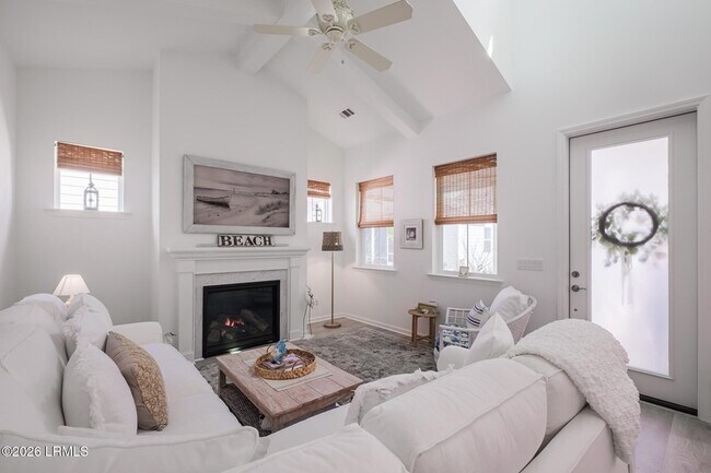 Building Photo - 171 Tropics Ave