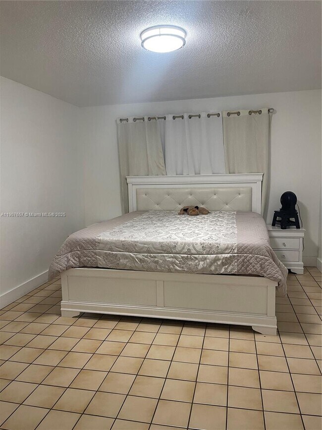 Building Photo - 6190 W 19th Ave