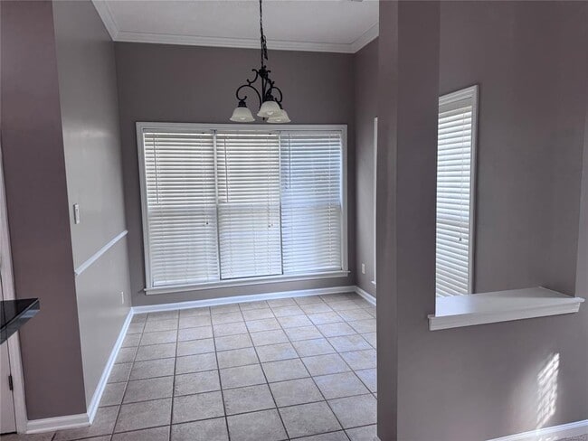 Building Photo - 1924 Dundee Dr