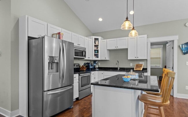 Building Photo - 112 Meadowbrook Ct