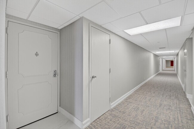 Primary Photo - 4750 S Ocean Blvd