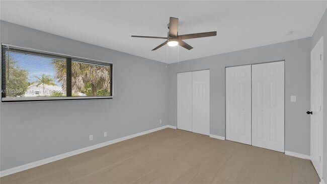 Building Photo - 540 SW 101st Ave