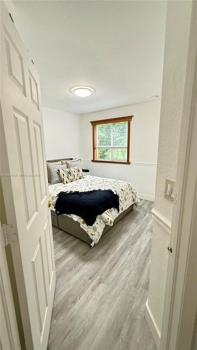 Building Photo - 5725 NW 114th Path