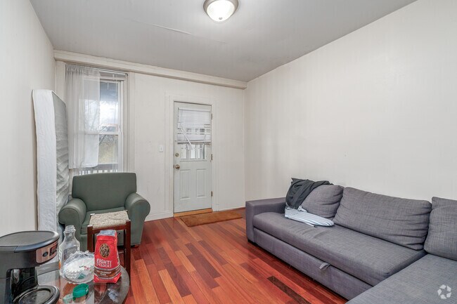 2BR, 1BA - 780SF - Living Room - 318 E Seneca - Downtown Ithaca