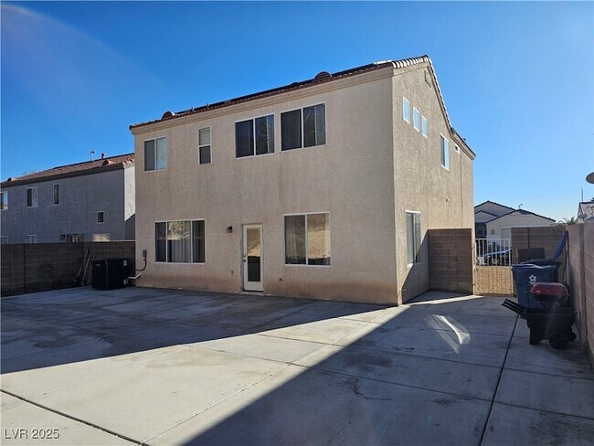 Building Photo - 3732 Shimmering Creek Ave