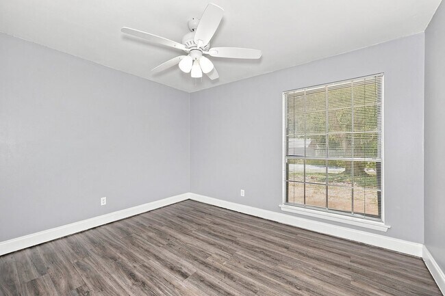 Building Photo - 3204 Denbury Dr