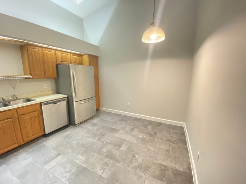 Building Photo - 208 Egret Ct