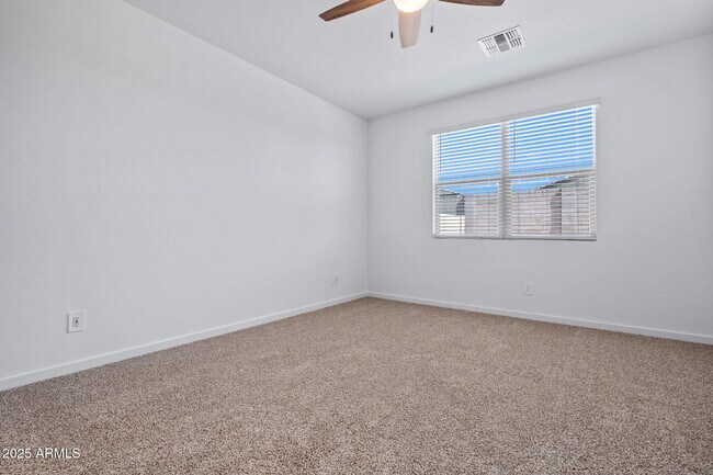 Building Photo - 16006 W Cottontail Ln
