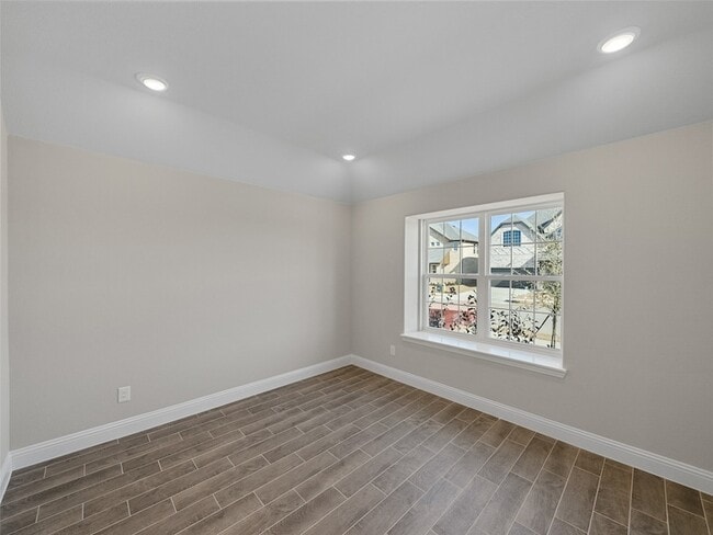 Building Photo - 401 Tartane Dr