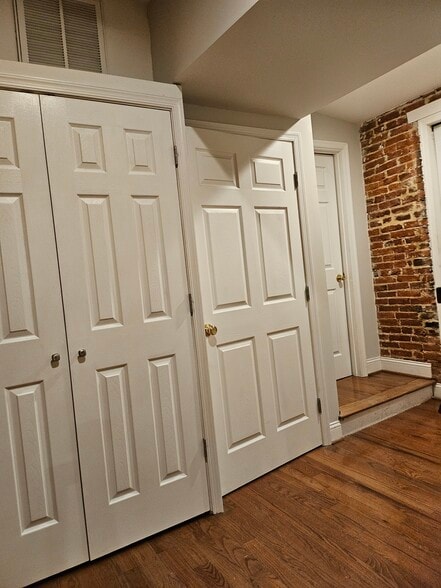 Building Photo - 908 S Hanover St