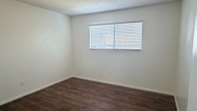 Building Photo - 1 bedroom 1 bath apartment in El Cajon